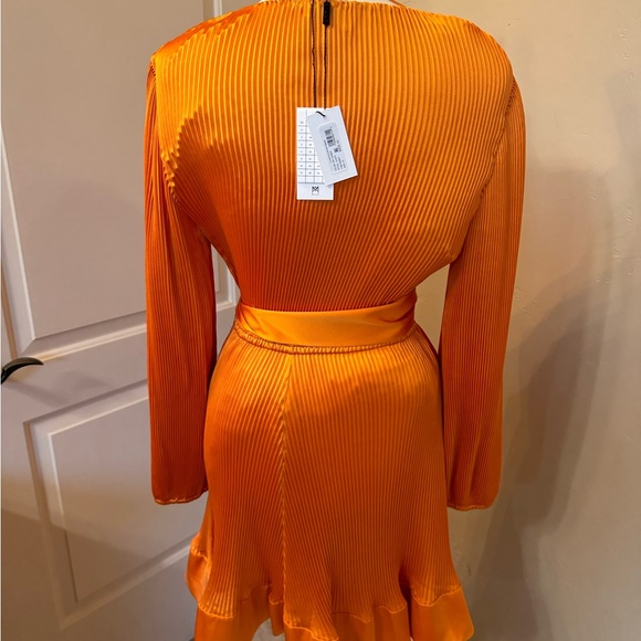 Milly Liv Pleat Tie Waist Long Sleeve Satin Dress in Amber size 10 - Picture 3 of 5